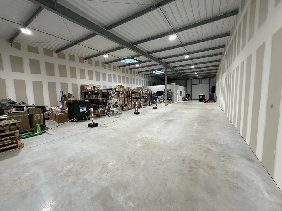 Local d’activités dans Boigny-sur-Bionne à louer Photo de l’immeuble– Image 1 sur 9