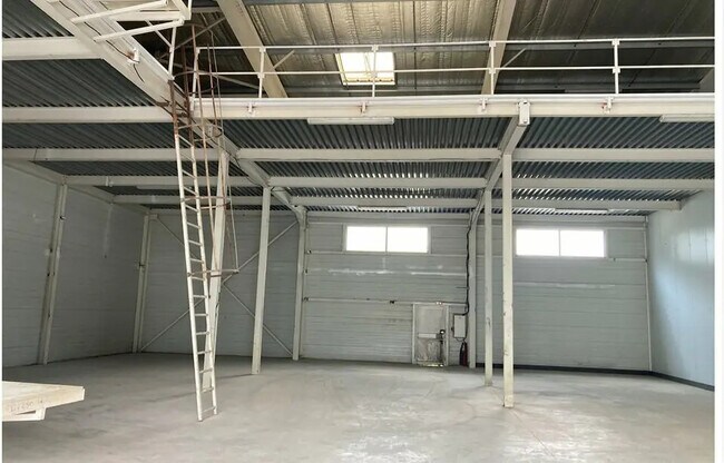 Plus de détails pour Gémenos, Gémenos - Industriel/Logistique à louer