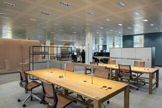 Plus de détails pour New Barn Ln, Cheltenham - Bureau à louer