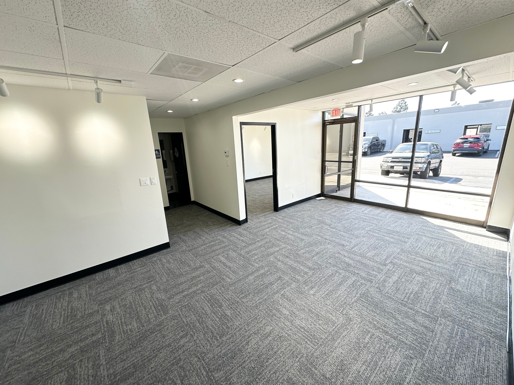 1440 S State College Blvd, Anaheim, CA à louer Photo intérieure– Image 1 sur 7