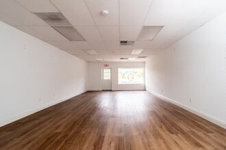 1590-1610 Union Valley Rd, West Milford, NJ à louer Photo intérieure– Image 2 sur 22