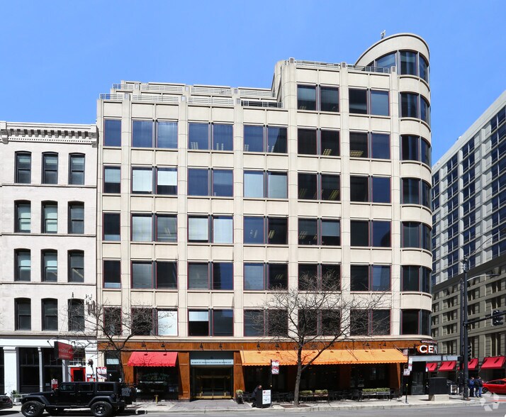 6 W Hubbard St, Chicago, IL à louer - Photo de l’immeuble – Image 1 sur 3