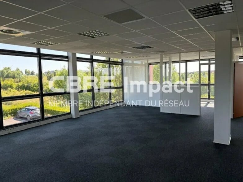 Bureau dans Reims à louer - Photo de l’immeuble – Image 1 sur 10