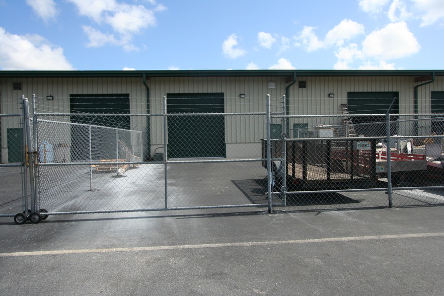 7997 Mercantile St, North Fort Myers, FL à vendre - Autre – Image 1 sur 21