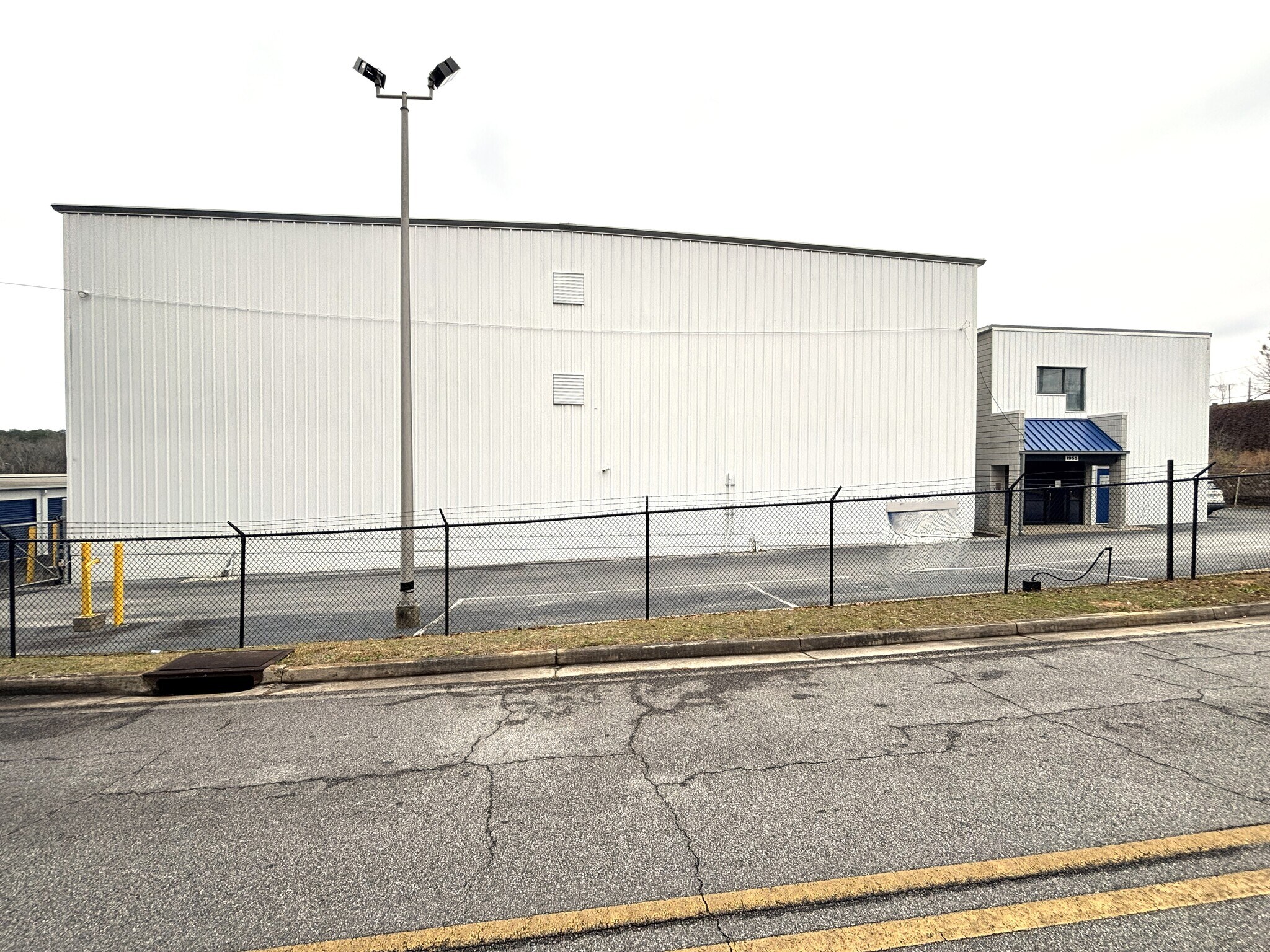 1955 Dove St, Macon-Bibb, GA à louer Photo de l’immeuble– Image 1 sur 7