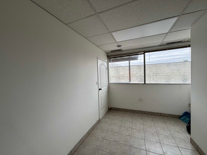 2810 48 Av, Vernon, BC à louer - Photo de l’immeuble – Image 2 sur 6