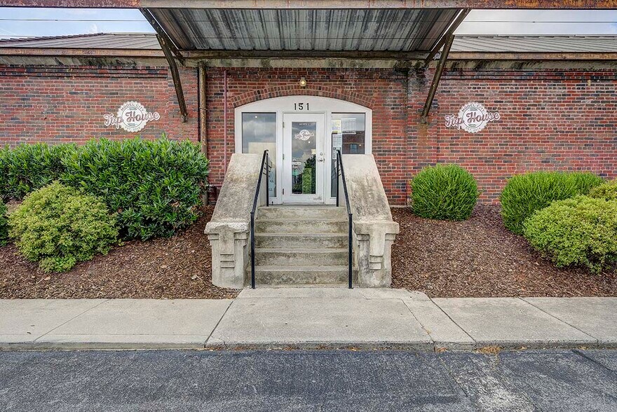 151 E Main St, Kingsport, TN à vendre - Photo de l’immeuble – Image 2 sur 25