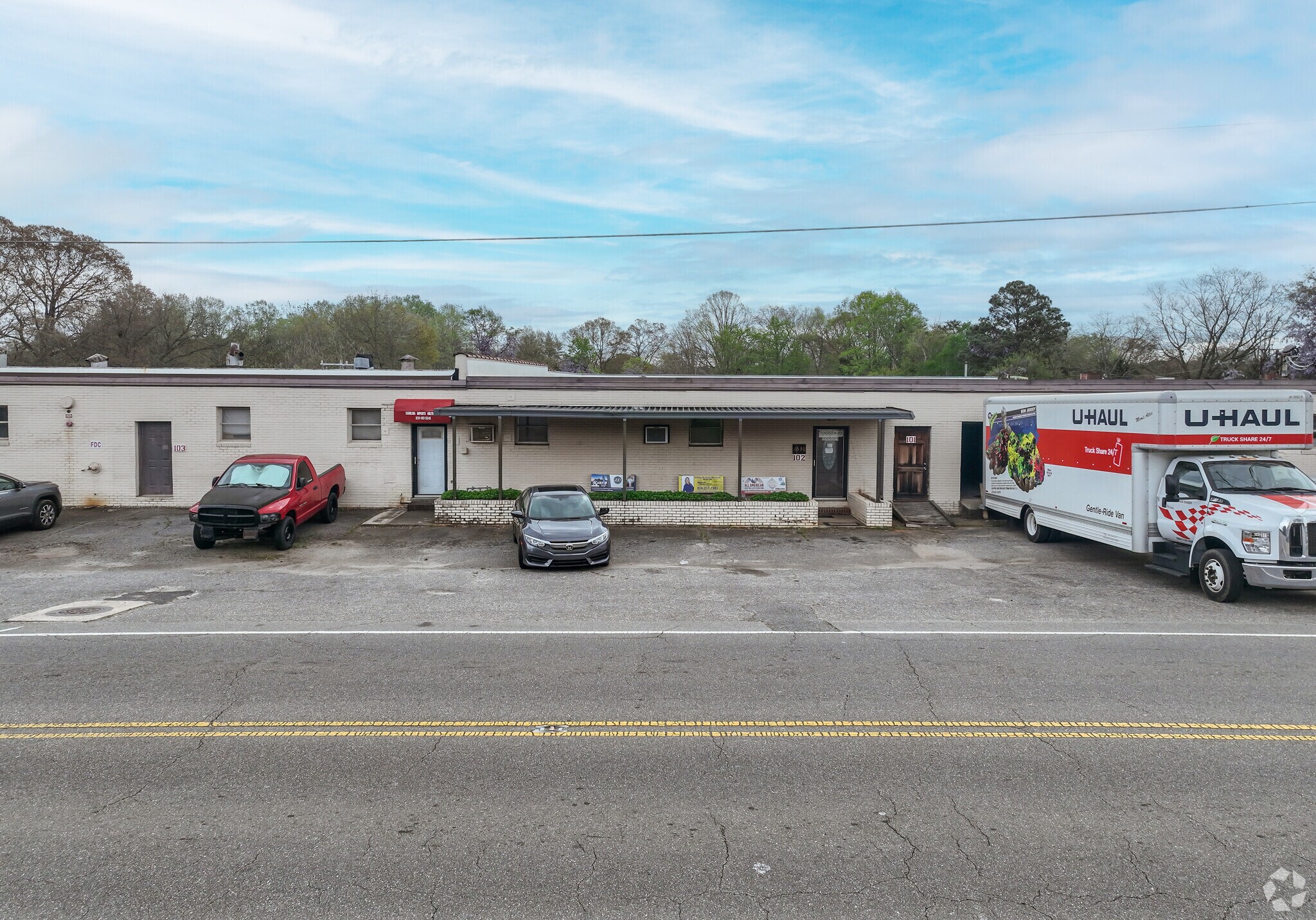 1530 16th St NE, Hickory, NC à vendre Photo principale– Image 1 sur 7