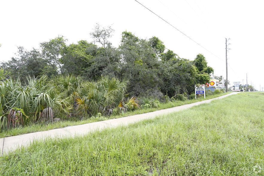 15807 US Highway 19, Hudson, FL à louer - Photo principale – Image 1 sur 3