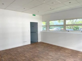 Plus de détails pour Rue Charles Edouard Jeanneret, Poissy - Bureau à vendre