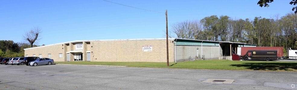 106 Pierces Rd, Newburgh, NY à vendre - Photo de l’immeuble – Image 2 sur 12