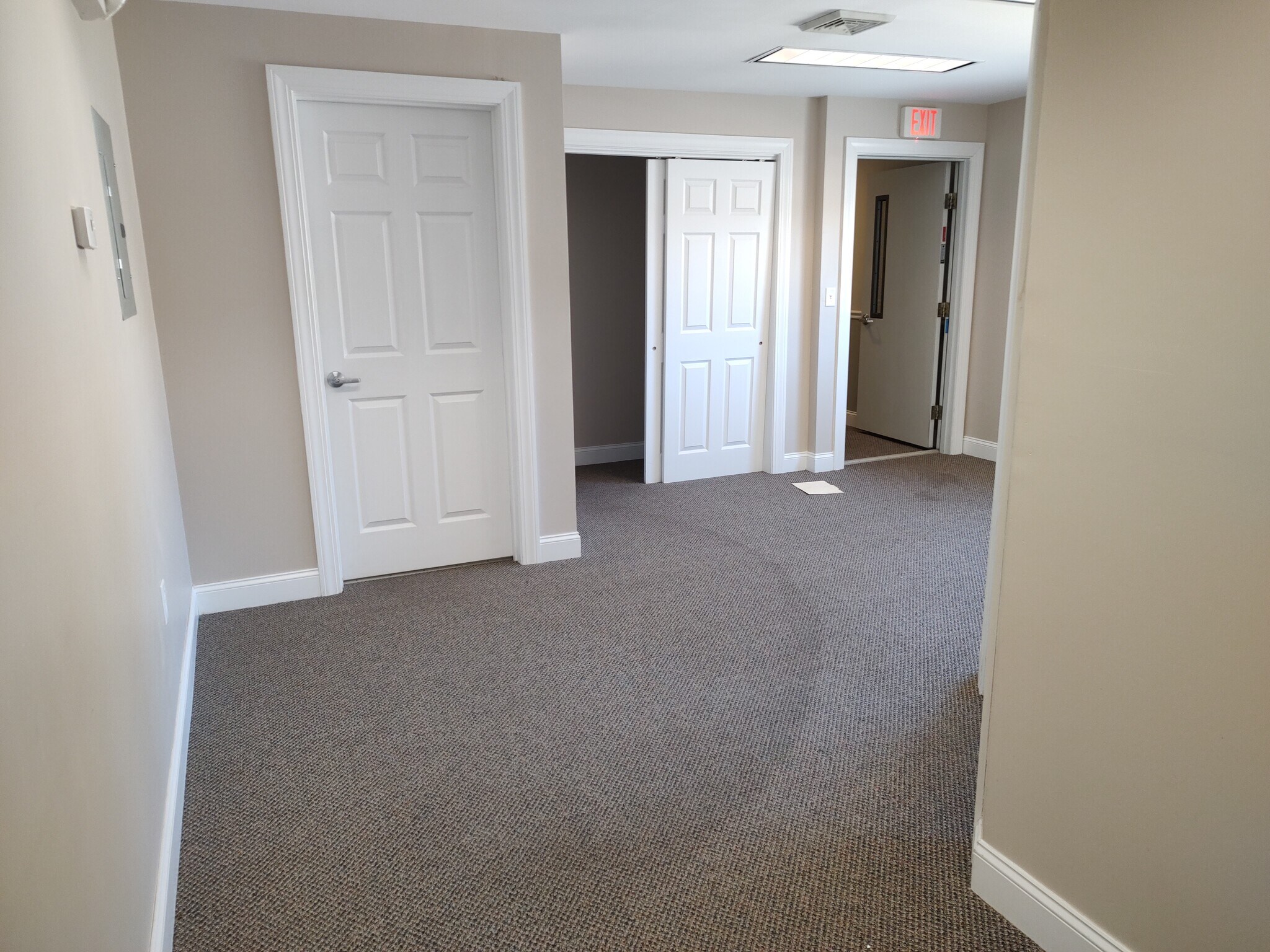 92 Portsmouth Ave, Exeter, NH à louer Photo principale– Image 1 sur 9