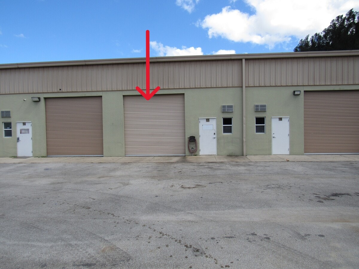 658 Atlantis Dr, Melbourne, FL 32904 - Lot 105 -  - Photo intérieure - Image 1 of 12