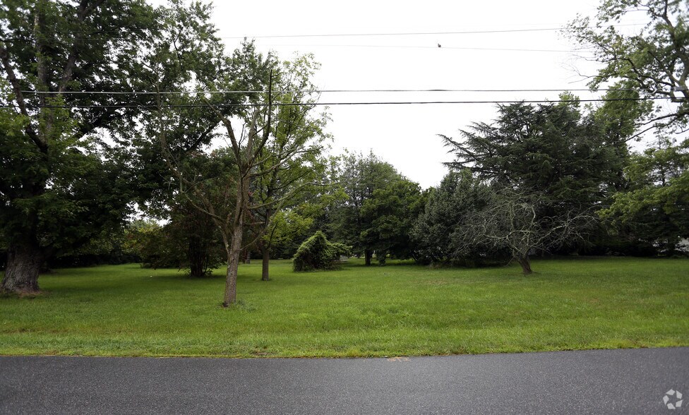 6003 Old Branch Ave, Temple Hills, MD à vendre - Photo de l’immeuble – Image 2 sur 4