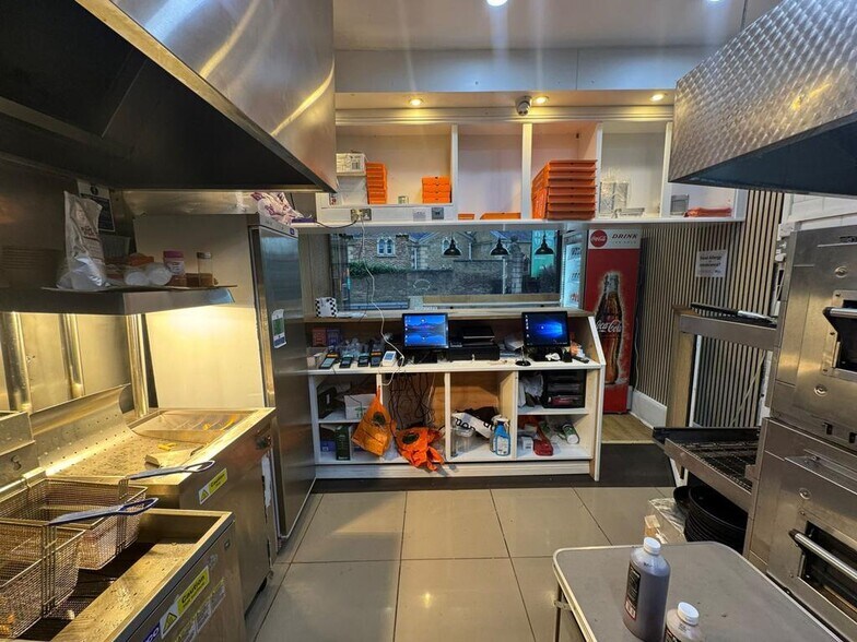 97-97A Friern Barnet Rd, Londres à vendre - Photo de l’immeuble – Image 3 sur 3