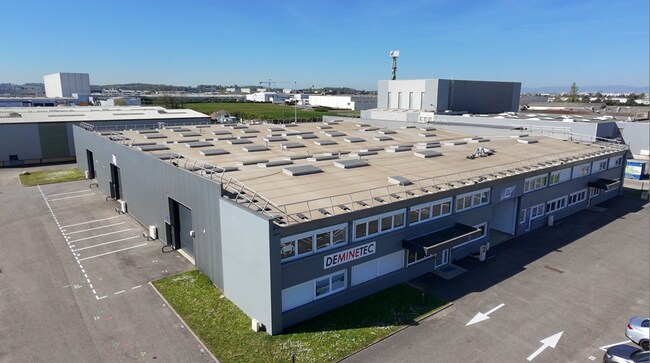 Plus de détails pour 9 Avenue Du Maréchal De Lattre De Tassigny, Meyzieu - Bureau, Local d'activités à louer