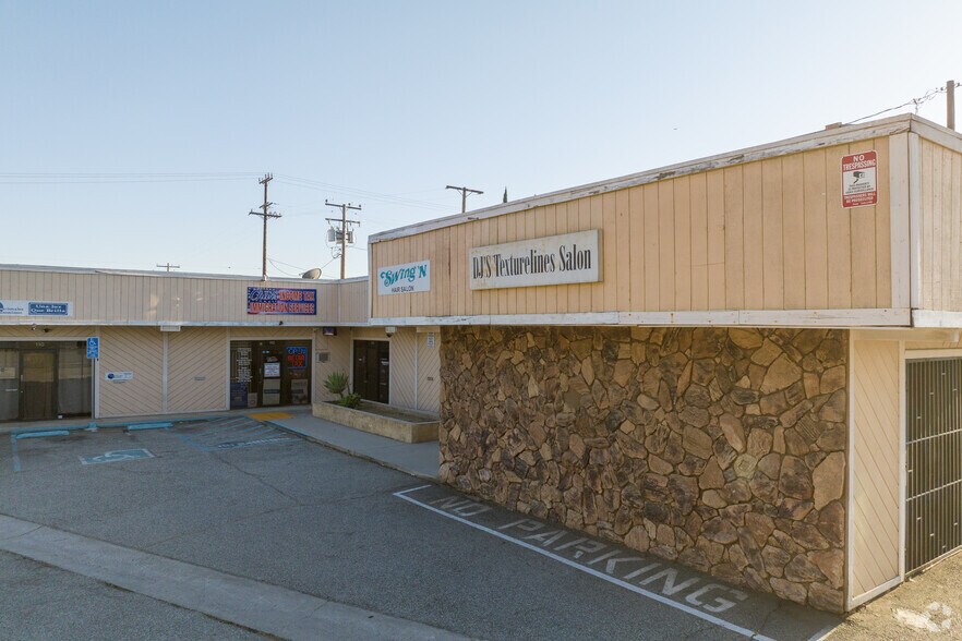 106-118 N Riverside Ave, Rialto, CA à vendre - Photo de l’immeuble – Image 2 sur 10