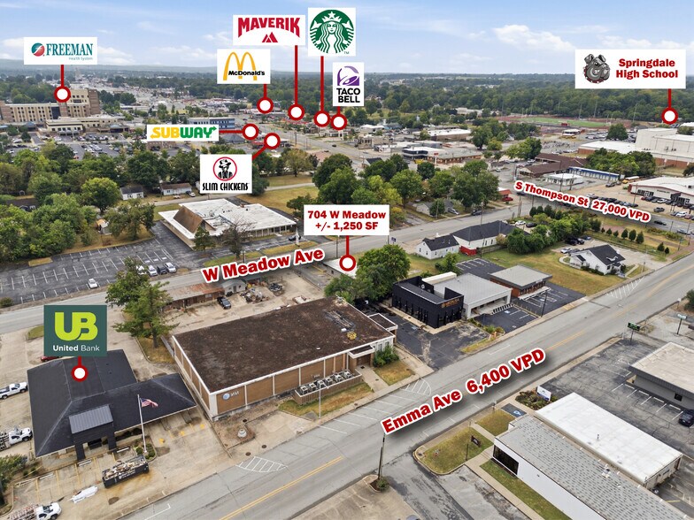 704 W Meadow Ave, Springdale, AR à louer - Photo de l’immeuble – Image 2 sur 15