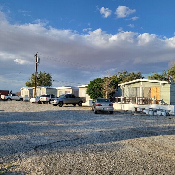17669 Frontage, North Edwards, CA à vendre - Photo de l’immeuble – Image 2 sur 6