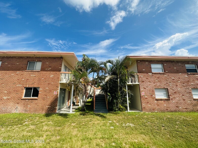 418 Adams Ave, Cape Canaveral, FL à vendre - Photo de l’immeuble – Image 2 sur 49