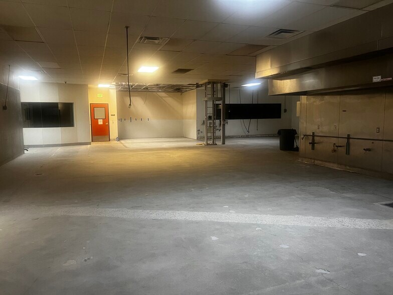 1202 McGaw Ave, Irvine, CA à louer - Photo de l’immeuble – Image 3 sur 11