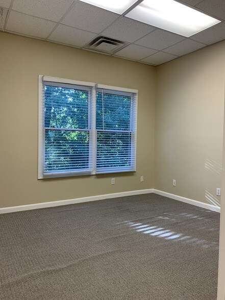 2305 Hurstbourne Village Dr, Louisville, KY à louer - Photo intérieure – Image 2 sur 4
