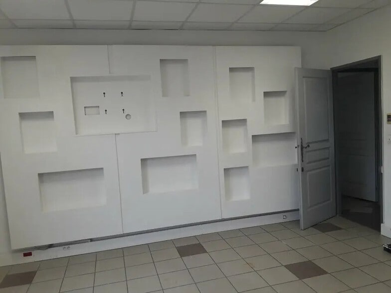 Bureau dans Châteaurenard à louer - Photo intérieure – Image 3 sur 3