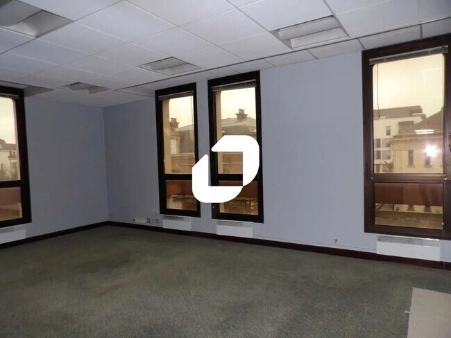 Plus de détails pour Bureau à vendre