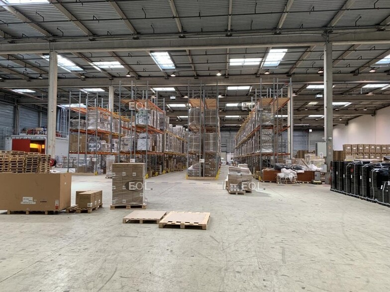 Industriel/Logistique dans Éragny à louer - Photo de l’immeuble – Image 2 sur 10