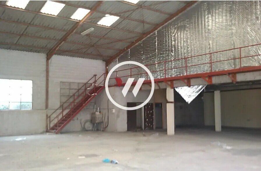 Industriel/Logistique dans Gardanne à louer - Photo intérieure – Image 1 sur 1