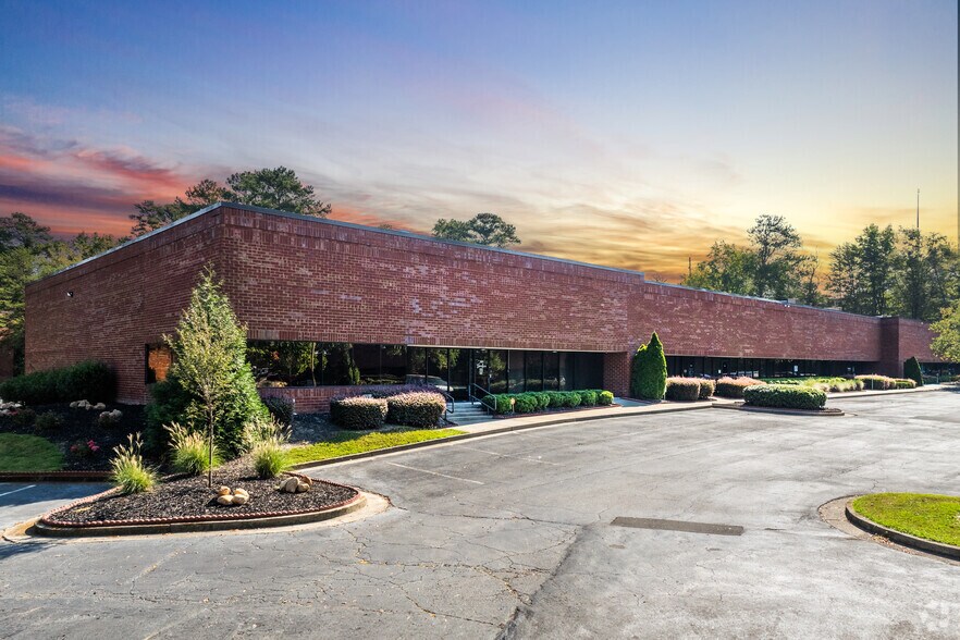 3201 Atlanta Industrial Pky NW, Atlanta, GA à louer - Photo principale – Image 1 sur 5