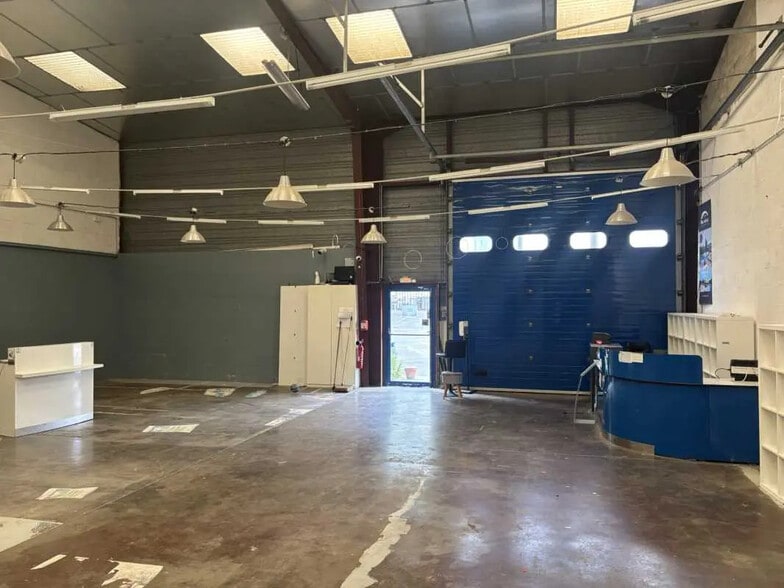 Bureau dans Villiers-sur-Marne à vendre - Photo de l’immeuble – Image 1 sur 8