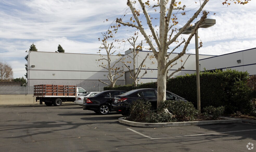 13498 12th St, Chino, CA à louer - Photo de l’immeuble – Image 2 sur 3