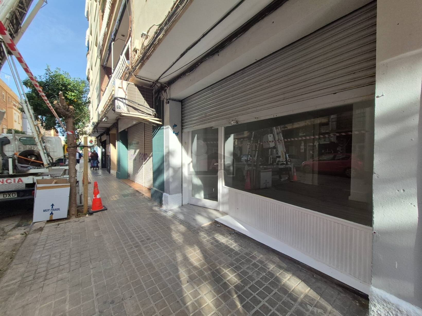 Local commercial dans València, Valencia à louer Photo principale– Image 1 sur 3