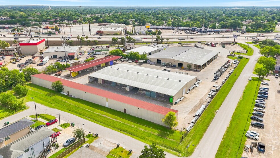 10700 Gulf Fwy, Houston, TX à louer - Photo de l’immeuble – Image 3 sur 23