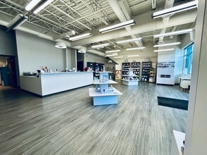 11350 119 St NW, Edmonton, AB à louer Photo intérieure– Image 2 sur 17