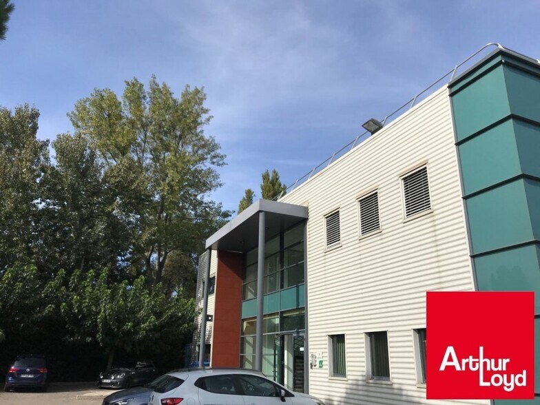 Bureau dans Entraigues-sur-la-Sorgue à louer - Photo de l’immeuble – Image 2 sur 12