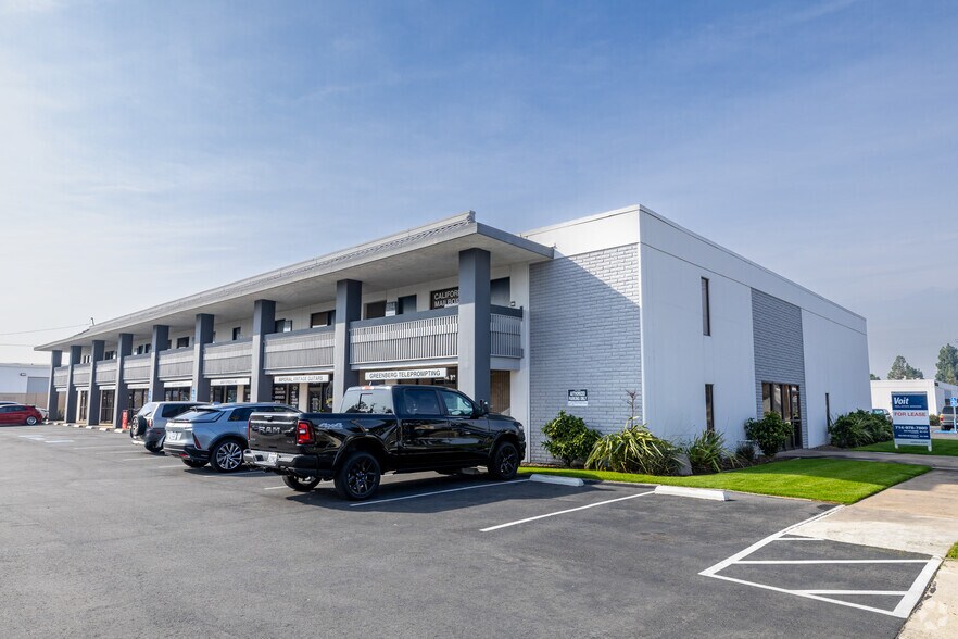 840-898 N Main St, Orange, CA à louer - Photo de l’immeuble – Image 1 sur 9
