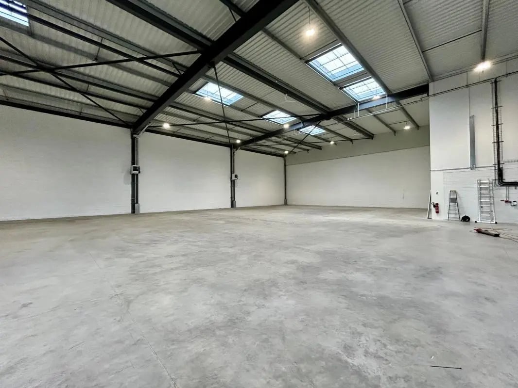 Bureau dans Le Thillay à louer Photo de l’immeuble– Image 1 sur 12