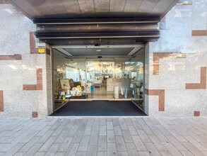 Local commercial dans Martorell, Barcelona à louer Photo de l’immeuble– Image 1 sur 6