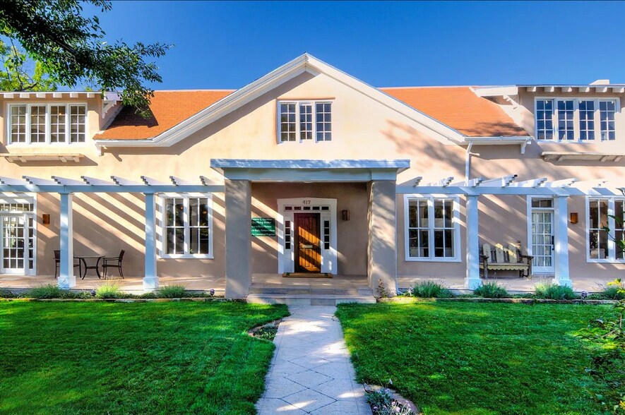 417 E Palace Ave, Santa Fe, NM à louer - Photo de l’immeuble – Image 1 sur 9