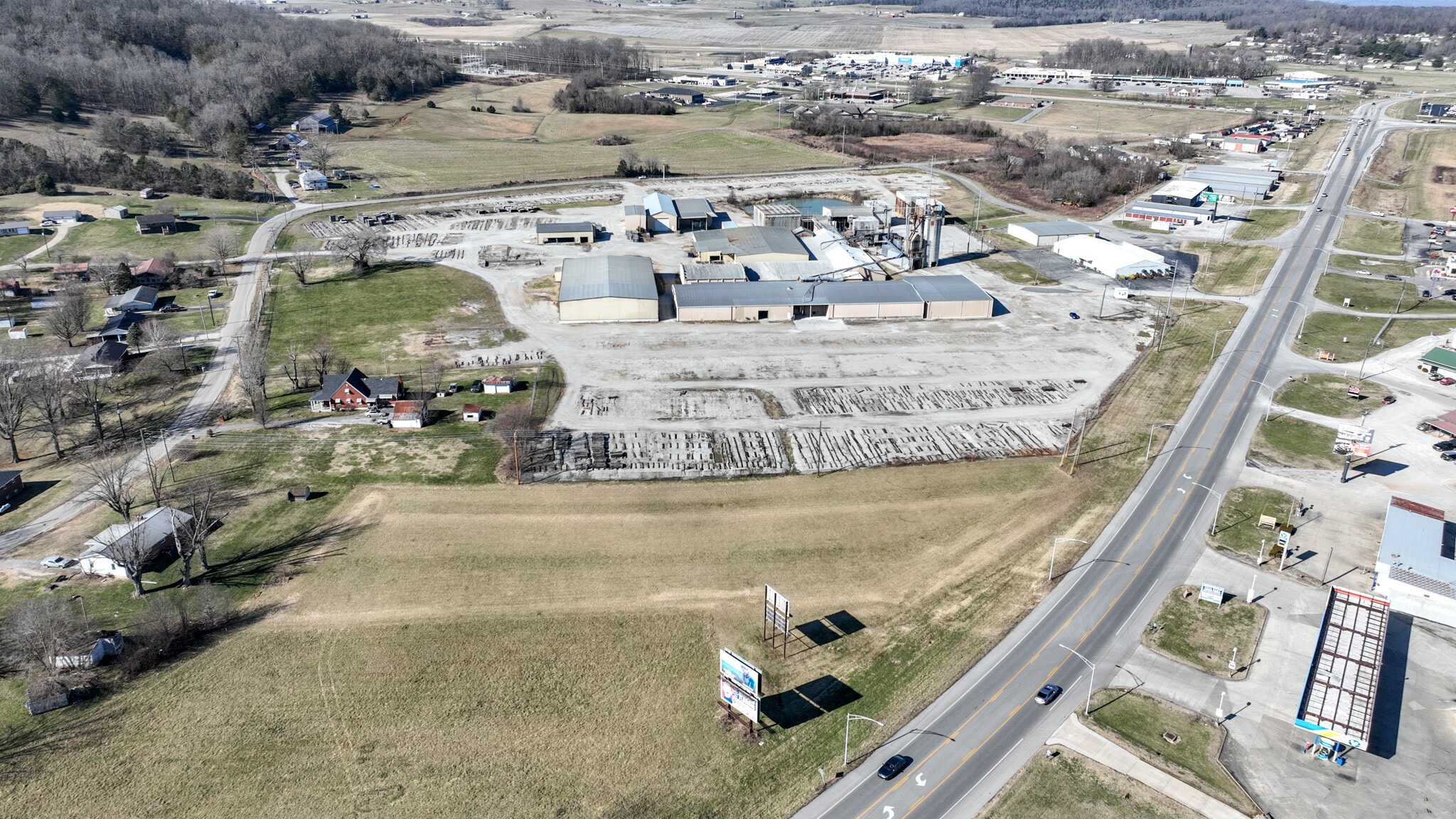 1921 N Main St Industrial Facility portefeuille de 7 biens à vendre sur LoopNet.fr Aérien– Image 1 sur 18