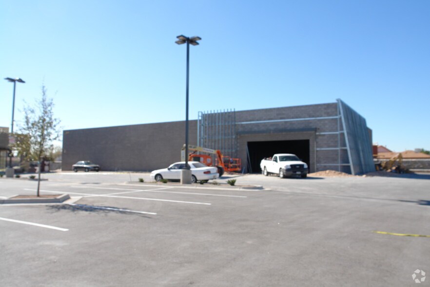 11680 Pebble Hills Blvd, El Paso, TX à louer - Photo de l’immeuble – Image 2 sur 10