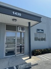 1422-1436 E Borchard Ave, Santa Ana, CA à louer Photo intérieure– Image 2 sur 2