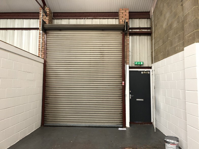 Sundon Park Rd, Luton à louer - Photo de l’immeuble – Image 3 sur 7