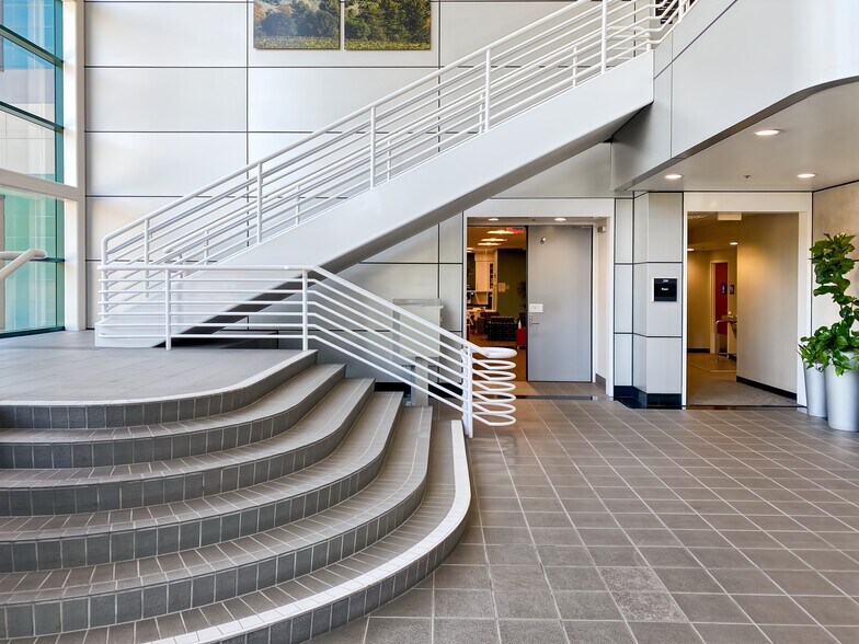 3558 Round Barn Blvd, Santa Rosa, CA à louer - Photo intérieure – Image 3 sur 17