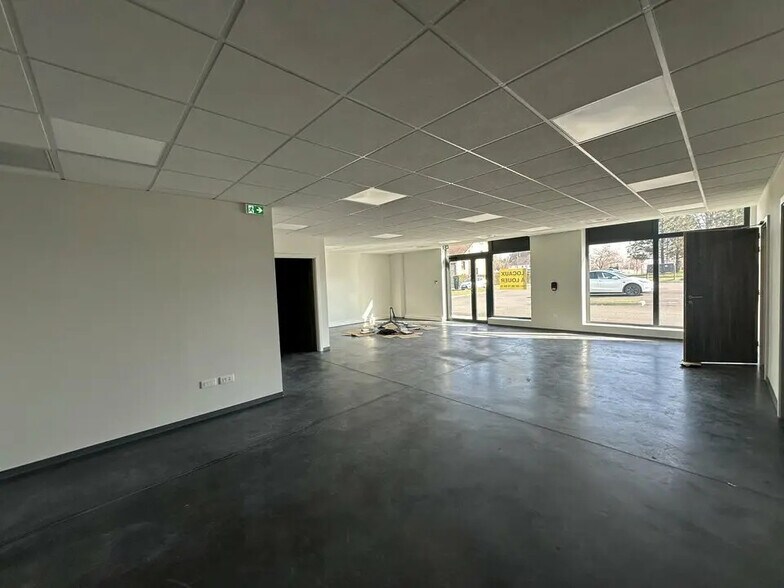 Local commercial dans Brumath à louer - Photo de l’immeuble – Image 2 sur 7