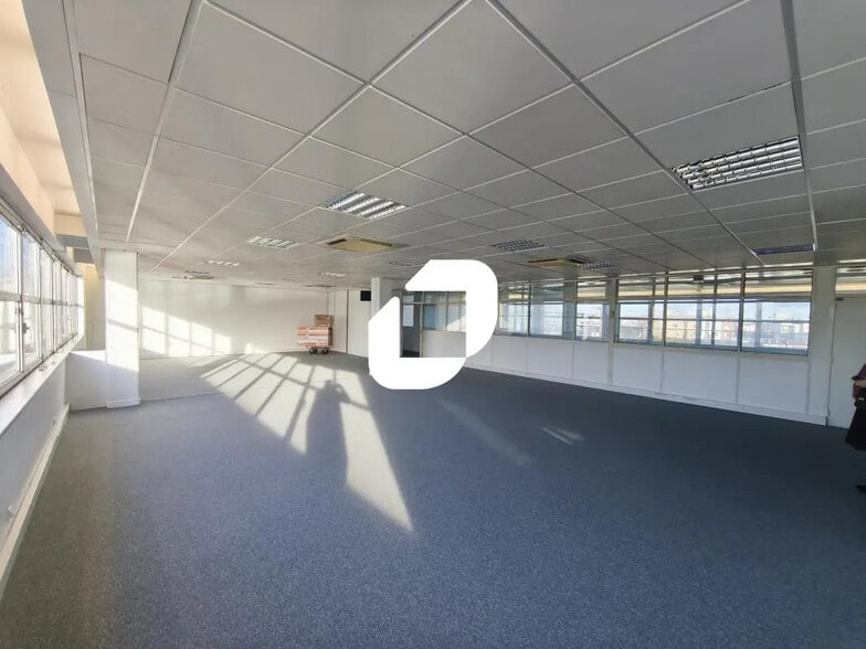 Bureau dans Alfortville à louer - Photo de l’immeuble – Image 3 sur 6
