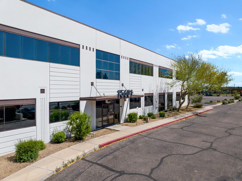15601 N 28th Ave, Phoenix, AZ à vendre - Photo de l’immeuble – Image 3 sur 5