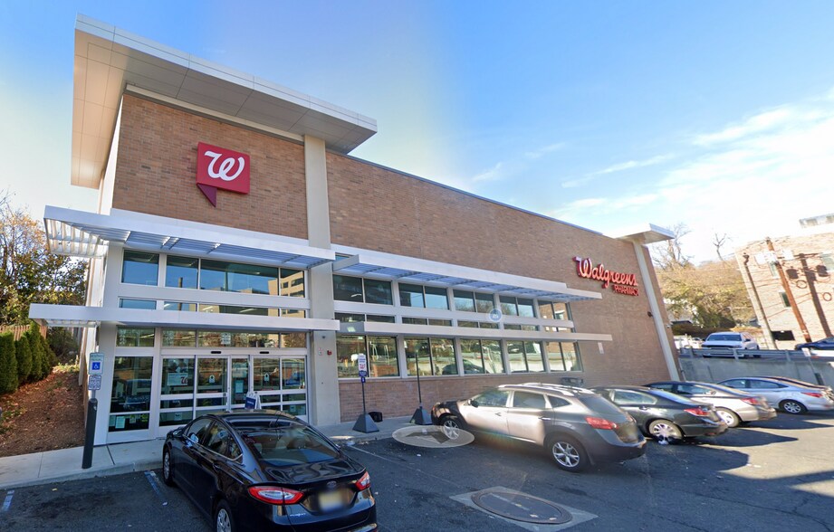 740 Main St, Paterson, NJ à louer - Photo de l’immeuble – Image 2 sur 8